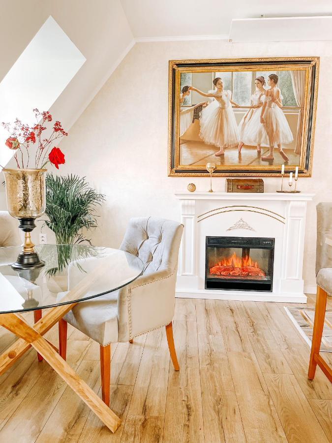 Apartment Opera Prosecco Bar Banska Stiavnica